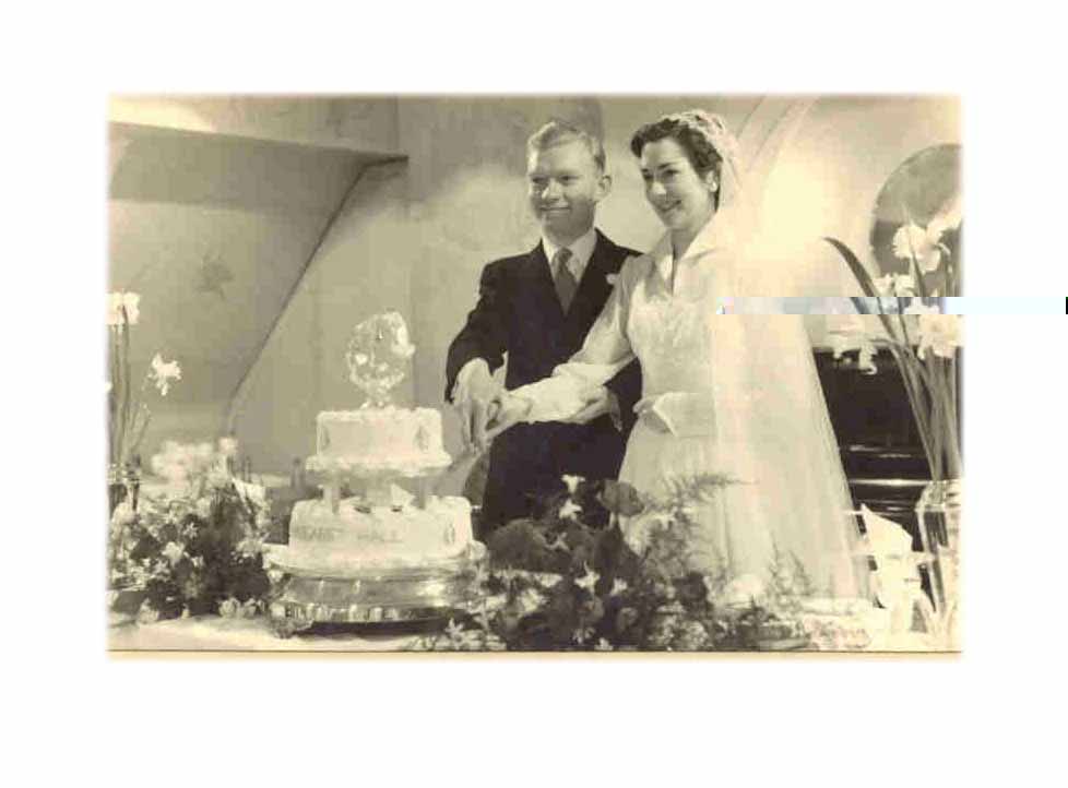 d_parents_wed.jpg (39520 bytes)